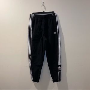Adidas Original adicolor locked up logo track pant